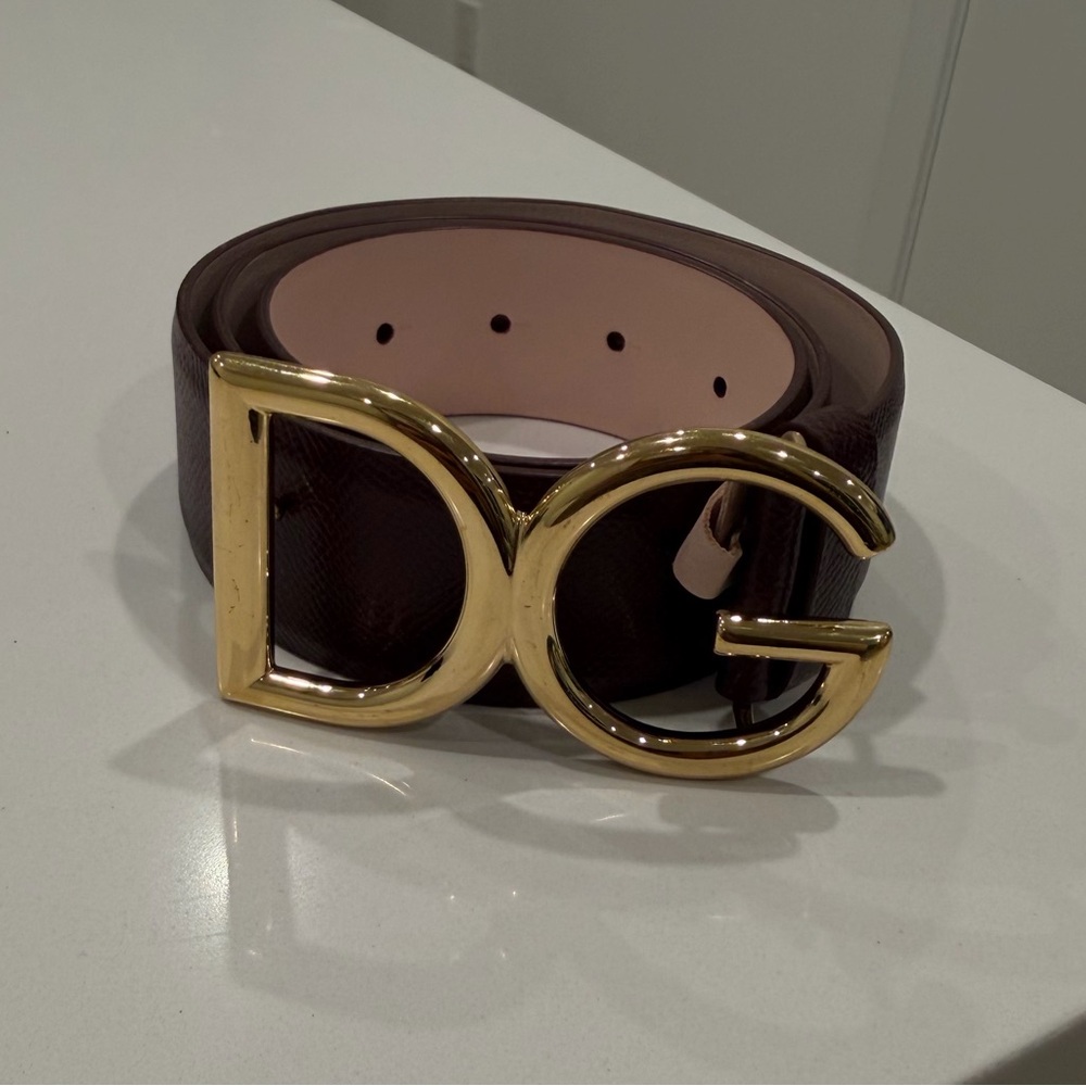 Dolce & Gabbana Burgundy Leather Belt with Gold DG Buckle - Picture 2 of 6